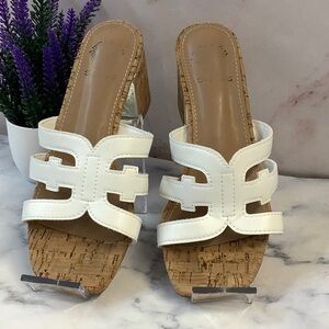NWT Stylish White Sandals Size 6